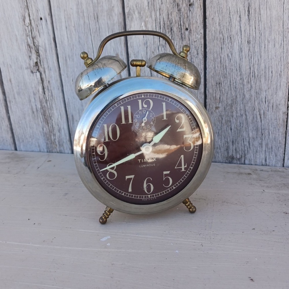 Timex Alarm Clock Vintage Brown Model 5605 Twin Bell Luminous Decorative Only